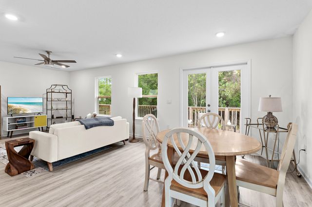 228 Sweet Blossom Bend, Freeport, FL 32439