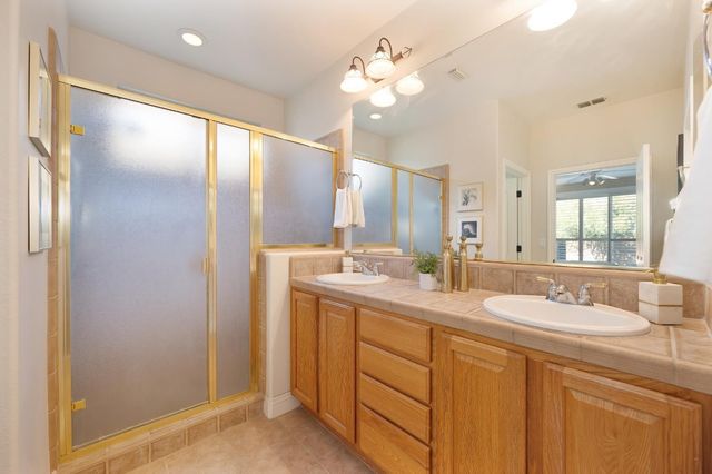 2217 Ryedale Ln, Sacramento, CA 95835