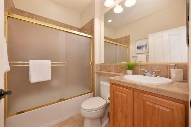 2217 Ryedale Ln, Sacramento, CA 95835