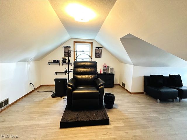 3825 Marlamont Way, Weirton, WV 26062