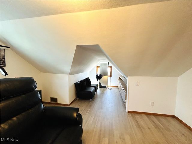 3825 Marlamont Way, Weirton, WV 26062