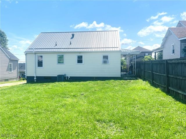 3825 Marlamont Way, Weirton, WV 26062