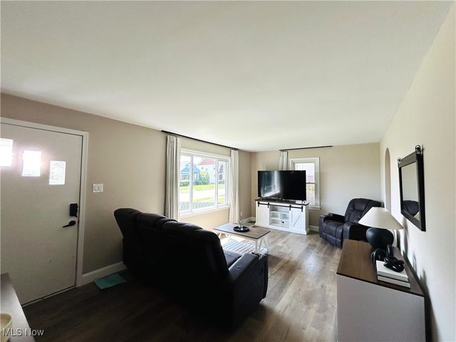 3825 Marlamont Way, Weirton, WV 26062