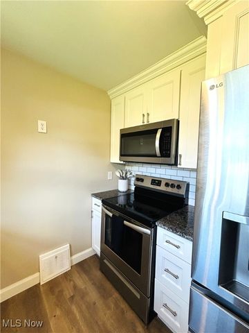 3825 Marlamont Way, Weirton, WV 26062