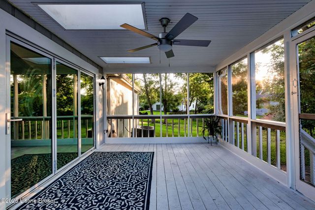 1938 Cardinal Harbour Rd, Prospect, KY 40059