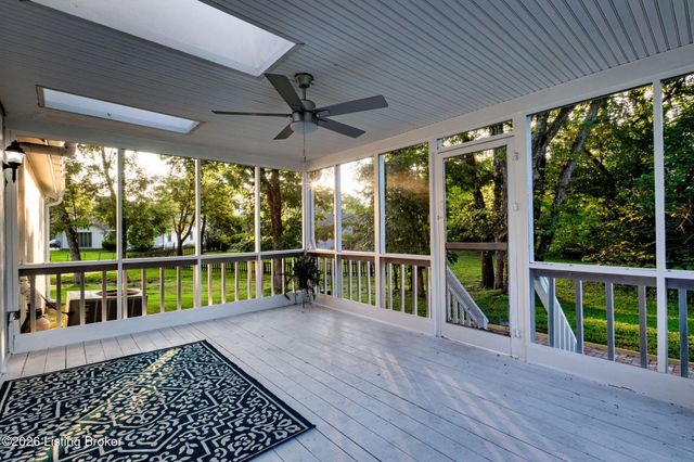 1938 Cardinal Harbour Rd, Prospect, KY 40059