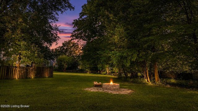 1938 Cardinal Harbour Rd, Prospect, KY 40059