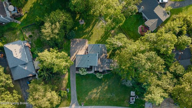 1938 Cardinal Harbour Rd, Prospect, KY 40059