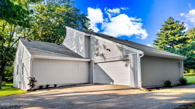 1938 Cardinal Harbour Rd, Prospect, KY 40059