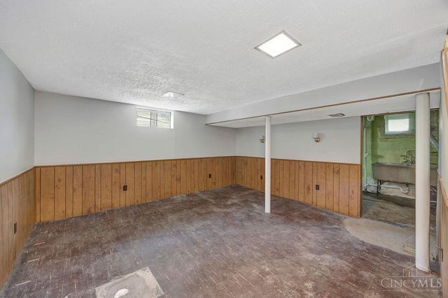 62 Laurel Avenue, Springfield Twp., OH 45216