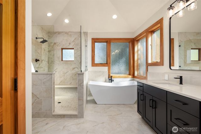 3204 72nd Avenue SE, Mercer Island, WA 98040