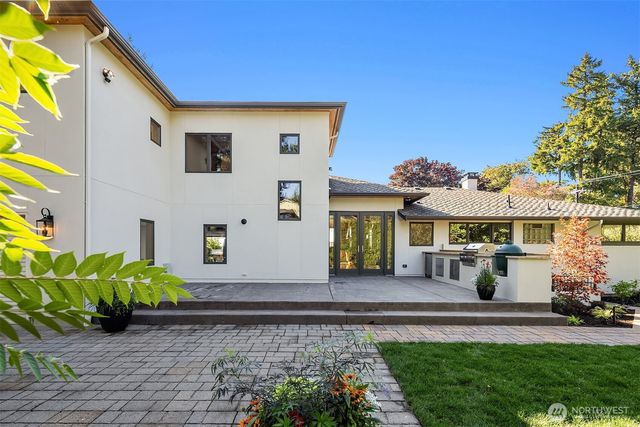 3204 72nd Avenue SE, Mercer Island, WA 98040