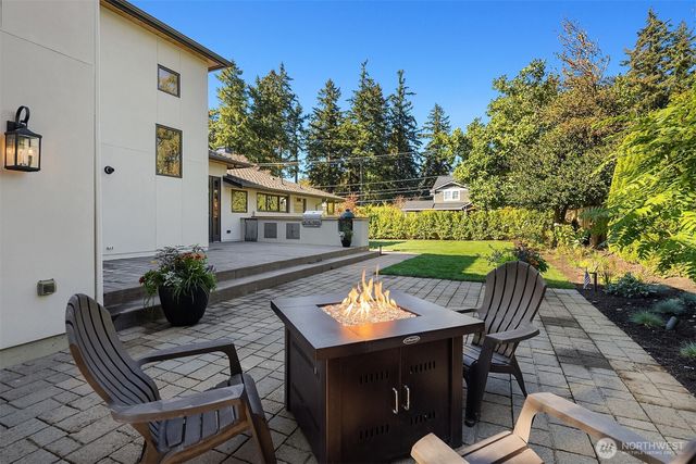 3204 72nd Avenue SE, Mercer Island, WA 98040