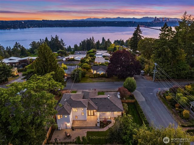 3204 72nd Avenue SE, Mercer Island, WA 98040