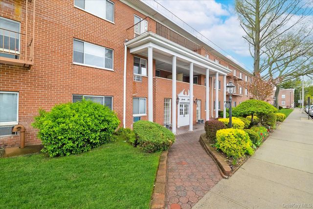 77 S Park Avenue A4, Rockville Centre, NY 11570
