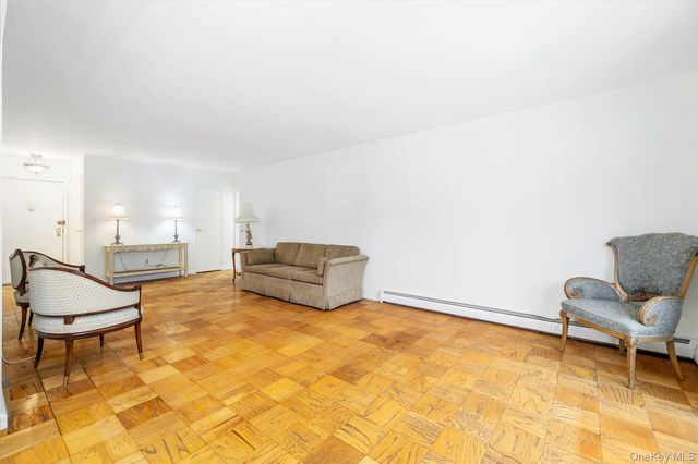 77 S Park Avenue A4, Rockville Centre, NY 11570