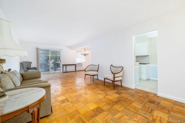 77 S Park Avenue A4, Rockville Centre, NY 11570