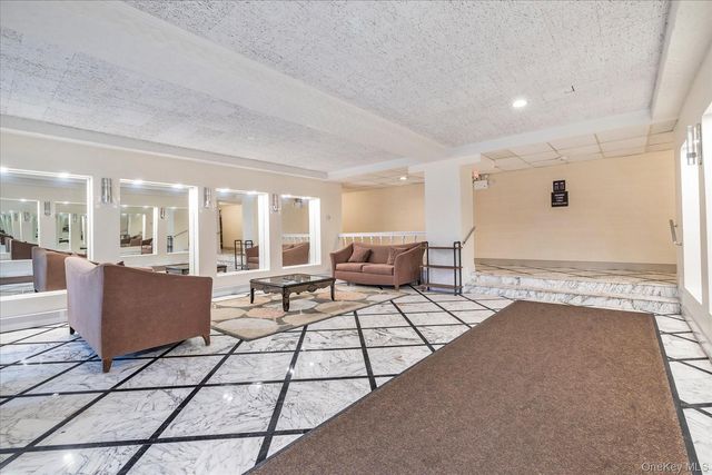 77 S Park Avenue A4, Rockville Centre, NY 11570