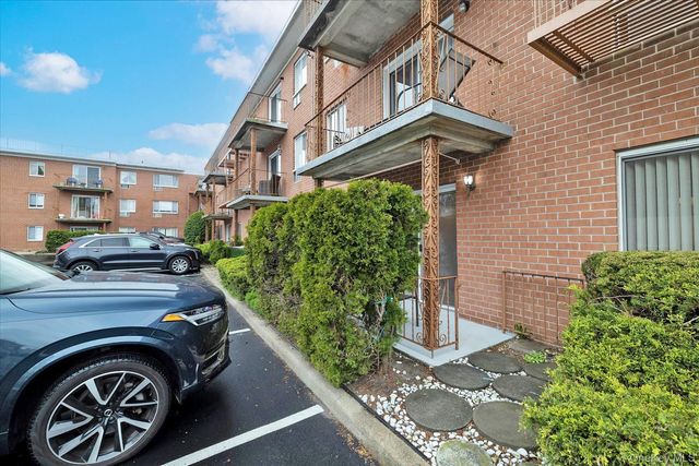 77 S Park Avenue A4, Rockville Centre, NY 11570
