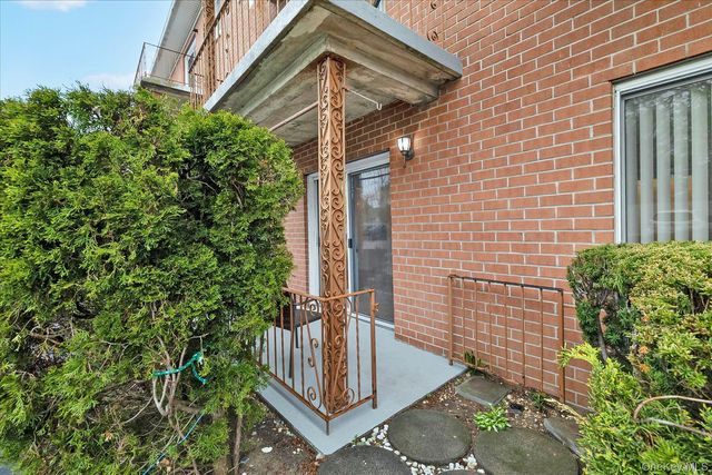 77 S Park Avenue A4, Rockville Centre, NY 11570