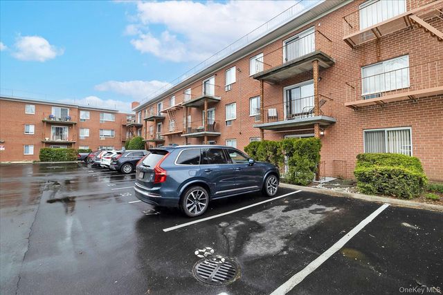 77 S Park Avenue A4, Rockville Centre, NY 11570