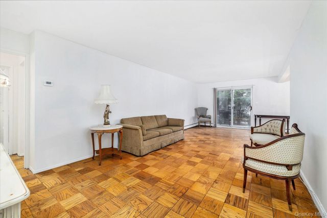 77 S Park Avenue A4, Rockville Centre, NY 11570