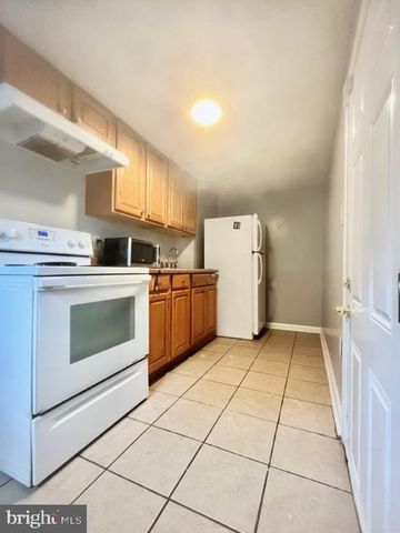 1811 W MONTGOMERY AVE, Philadelphia, PA 19121