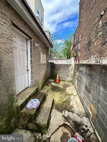 1811 W MONTGOMERY AVE, Philadelphia, PA 19121