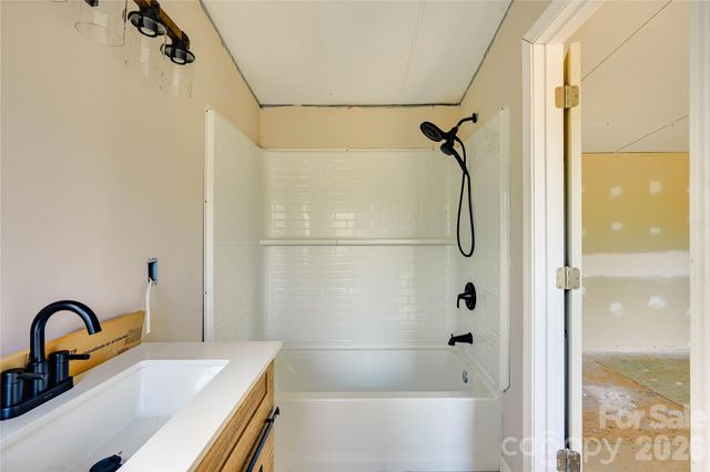 143 W Forest View Lane, Mooresboro, NC 28114