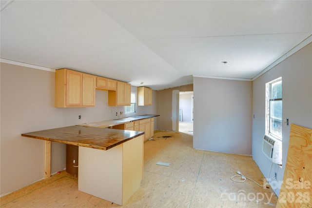 143 W Forest View Lane, Mooresboro, NC 28114