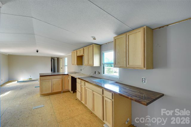 143 W Forest View Lane, Mooresboro, NC 28114