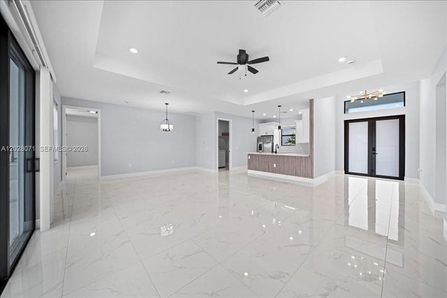 224 Chiquita Boulevard N, Cape Coral, FL 33993