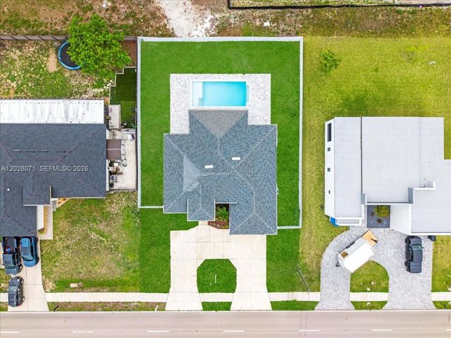 224 Chiquita Boulevard N, Cape Coral, FL 33993