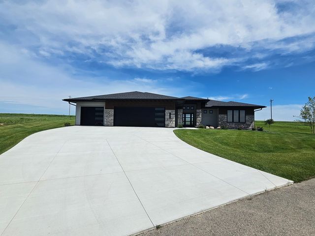 6653 Morgan Drive NW, Byron, MN 55920