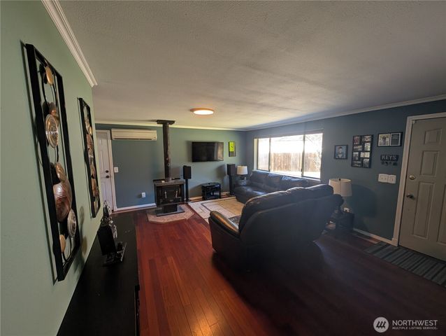24421 Terrace Place, Black Diamond, WA 98010