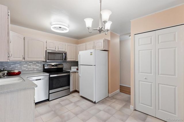 615 S Alton Way 12B, Denver, CO 80247