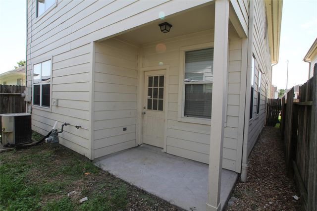 814 Forest Thicket Lane, Houston, TX 77067