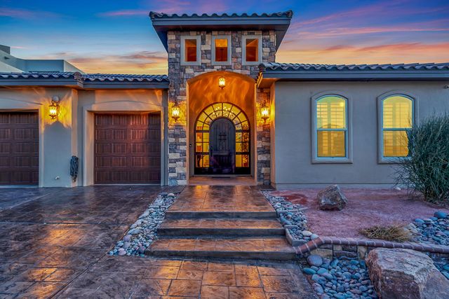 440 MAJESTIC MOUNTAIN Drive, El Paso, TX 79912