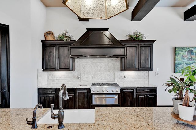 440 MAJESTIC MOUNTAIN Drive, El Paso, TX 79912