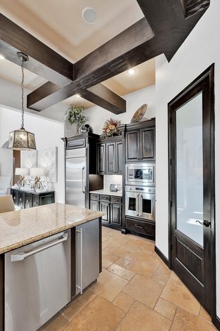 440 MAJESTIC MOUNTAIN Drive, El Paso, TX 79912