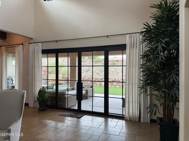 440 MAJESTIC MOUNTAIN Drive, El Paso, TX 79912