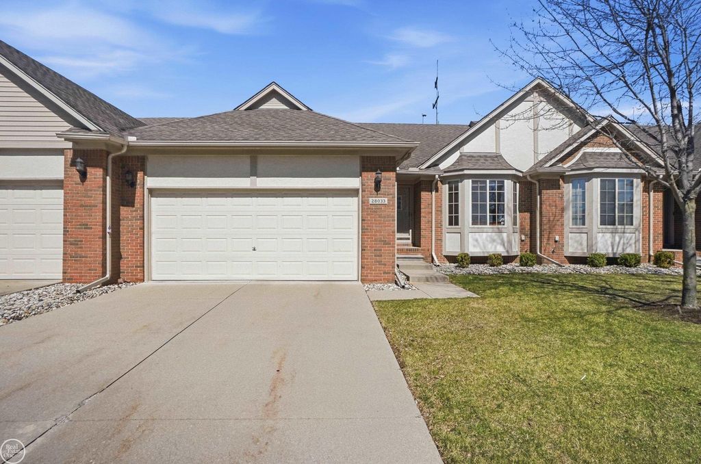 28033 Cotton Creek Drive, Chesterfield Twp, MI 48047