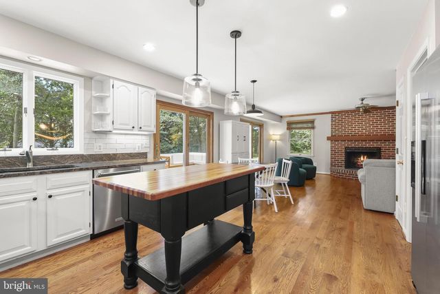 6452 KNIGHT DR, Eldersburg, MD 21784