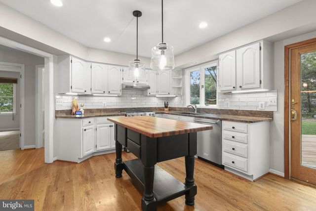 6452 KNIGHT DR, Eldersburg, MD 21784