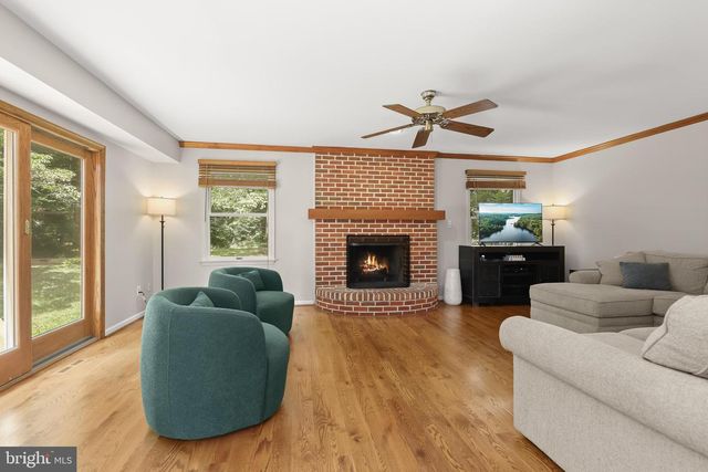 6452 KNIGHT DR, Eldersburg, MD 21784