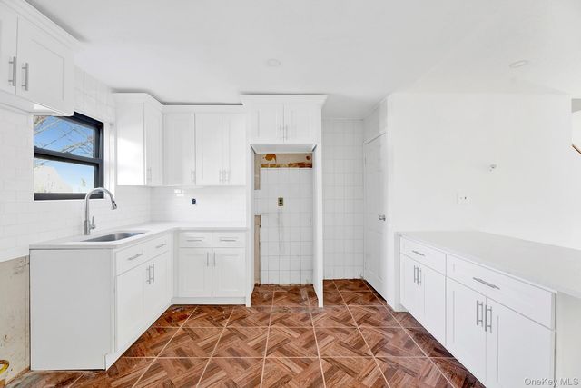 559 Cleveland Street, Brooklyn, NY 11208