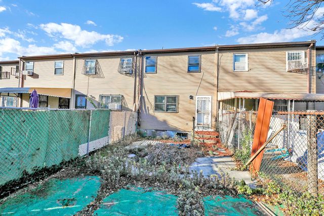 559 Cleveland Street, Brooklyn, NY 11208