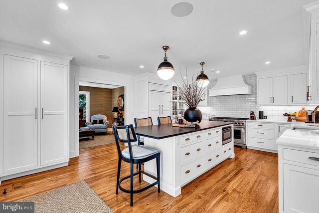 176 ROLLING HILL RD, Skillman, NJ 08558