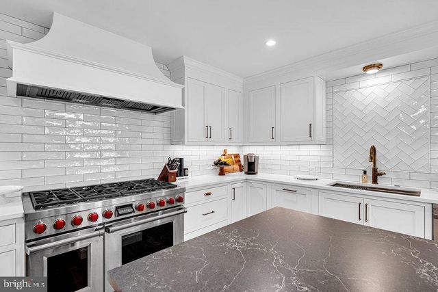 176 ROLLING HILL RD, Skillman, NJ 08558