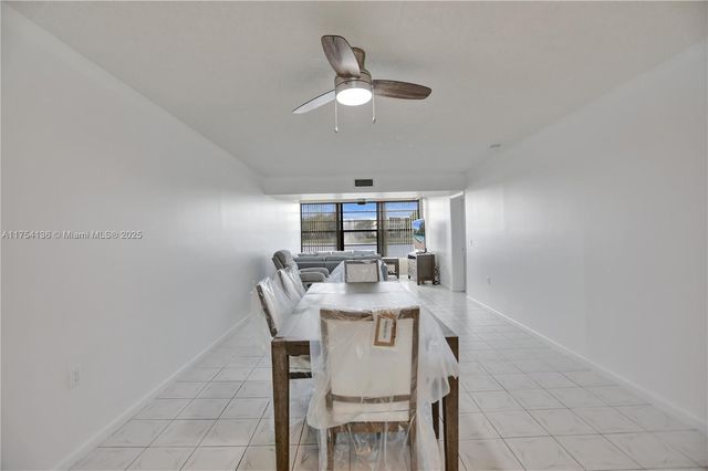 1524 Whitehall Dr 102, Davie, FL 33324